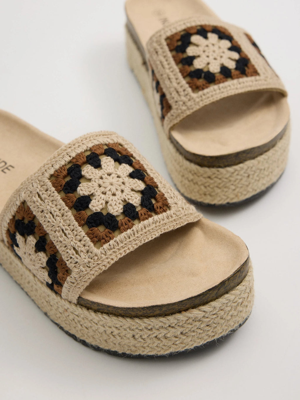 Jute sandals with crochet upper, 5 cm heel, bohemian style, ideal for summer looks inside