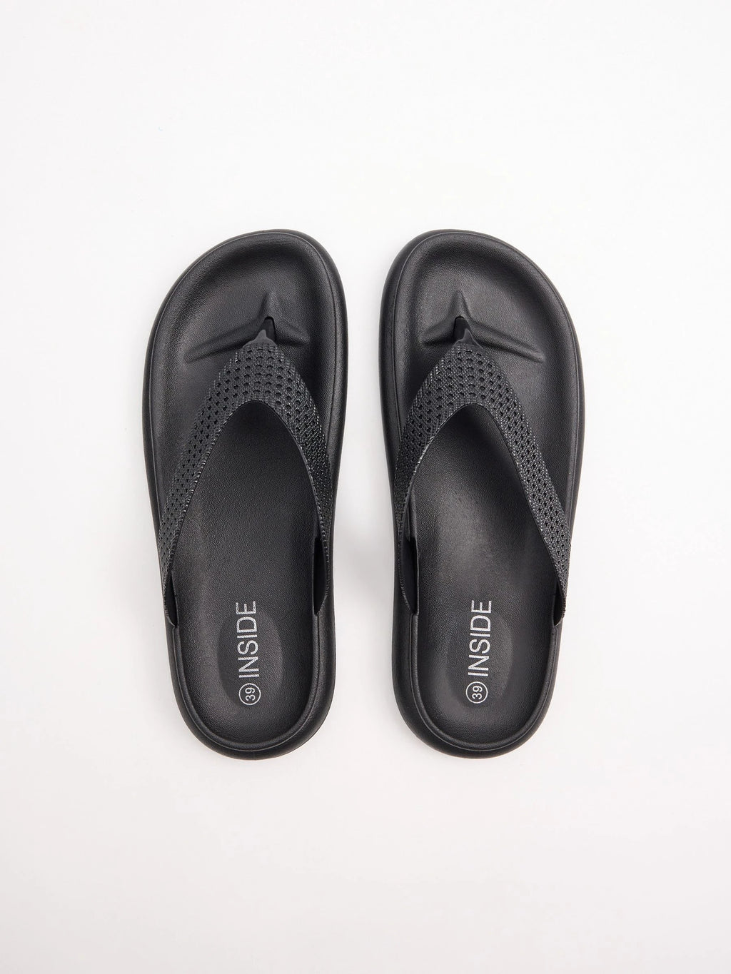 Comfort flat flip flops with design straps and anatomical insole for greater comfort inside